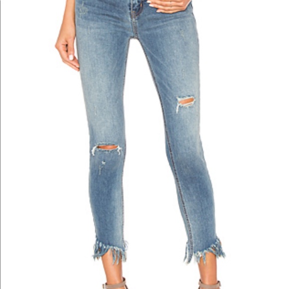 Free People Denim - GREAT HEIGHTS FRAYED SKINNY JEAN IN SKY